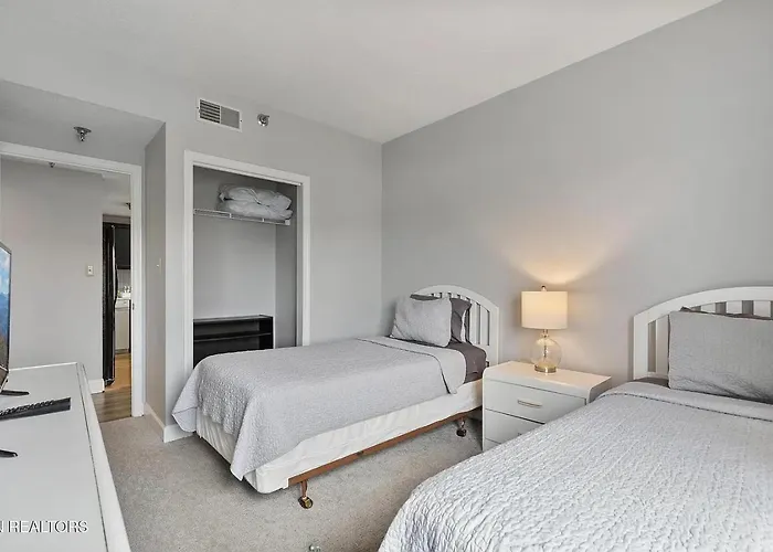 River Place Condos #611 3Bd